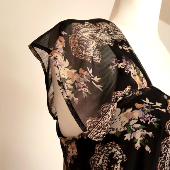 Ricki's Floral Paisley Print Top - Picture 4 of 8